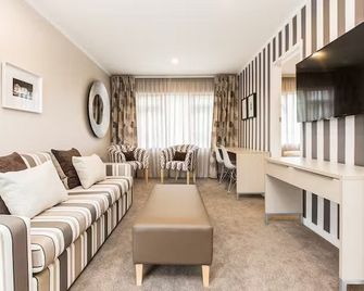 Asure Destiny On Fitzherbert Motel - Palmerston North - Bedroom