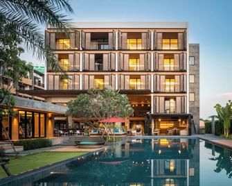 The Silver Palm Wellness Resort - Bangkok - Building