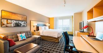 TownePlace Suites by Marriott Red Deer - Red Deer - Bedroom
