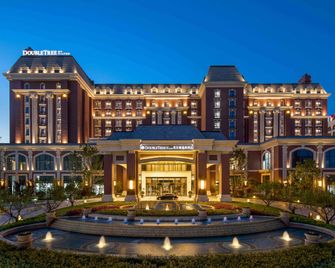 DoubleTree by Hilton Qingdao Oriental Movie Metropolis - Qingdao - Edificio
