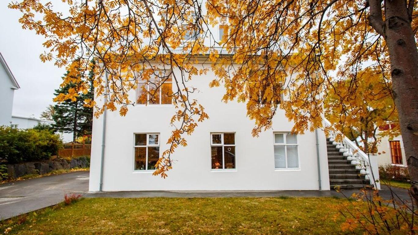 Akureyri Central House