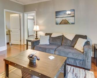 Serene Kings Mountain Home Near 2 Kings Casino! - Kings Mountain - Living room