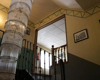 Hostal Don Jaime II - Segovia - Aufgang