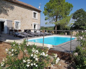 Mas with swimming pool in organic vineyards, 6 pers - 3 bedrooms - 2 bathrooms - Lézignan-Corbières - Pool