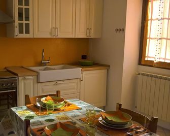 Lovely family apartment, small pets allowed - Sale Marasino - Cozinha