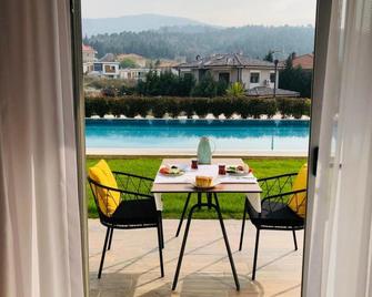 Lilyum Hotel - Magnesia am Sipylos - Balkon