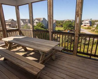 Oceanfront, Ocean Views, Sun Decks, Close To Beach Access, Sa47, Lazy Bones - Duck - Balcony