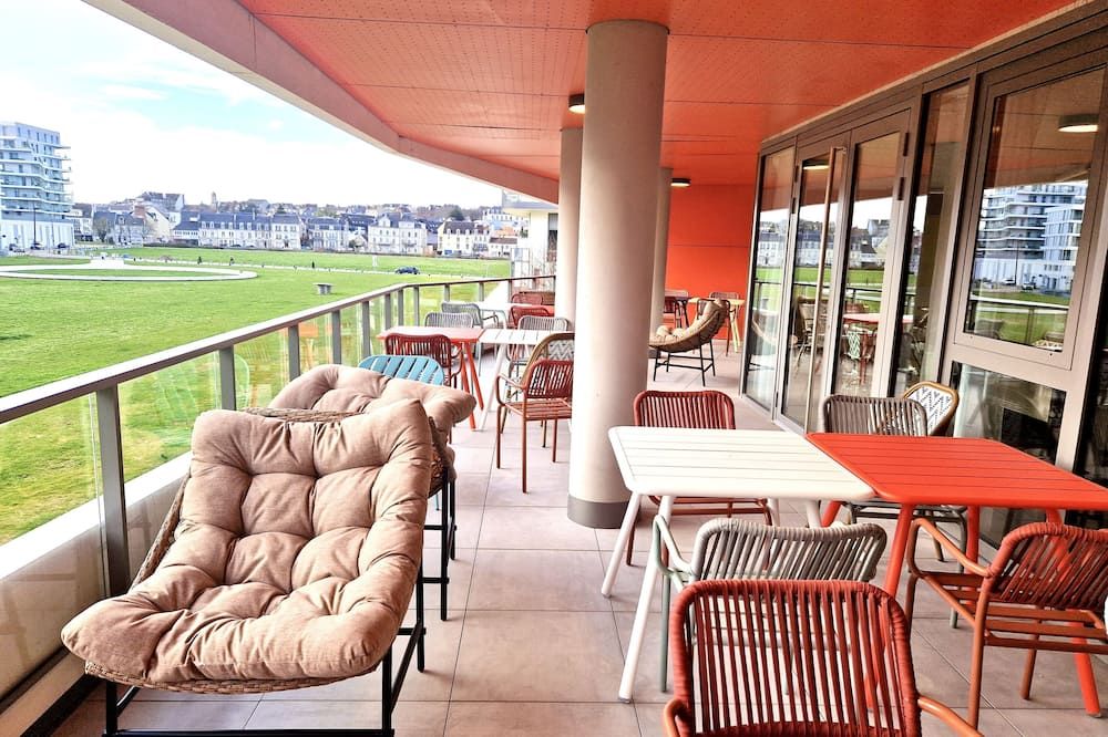 ذا بيوبل كاين - كا - شرفة