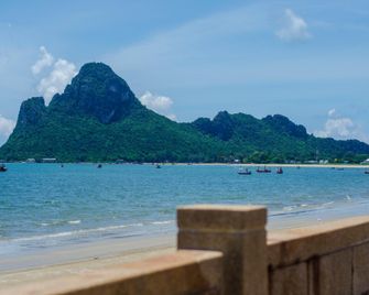 Faprathan Boutique Resort - Prachuap Khiri Khan - Strand