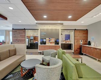 Holiday Inn Express Hotel & Suites Beatrice, An IHG Hotel - Beatrice - Lobby