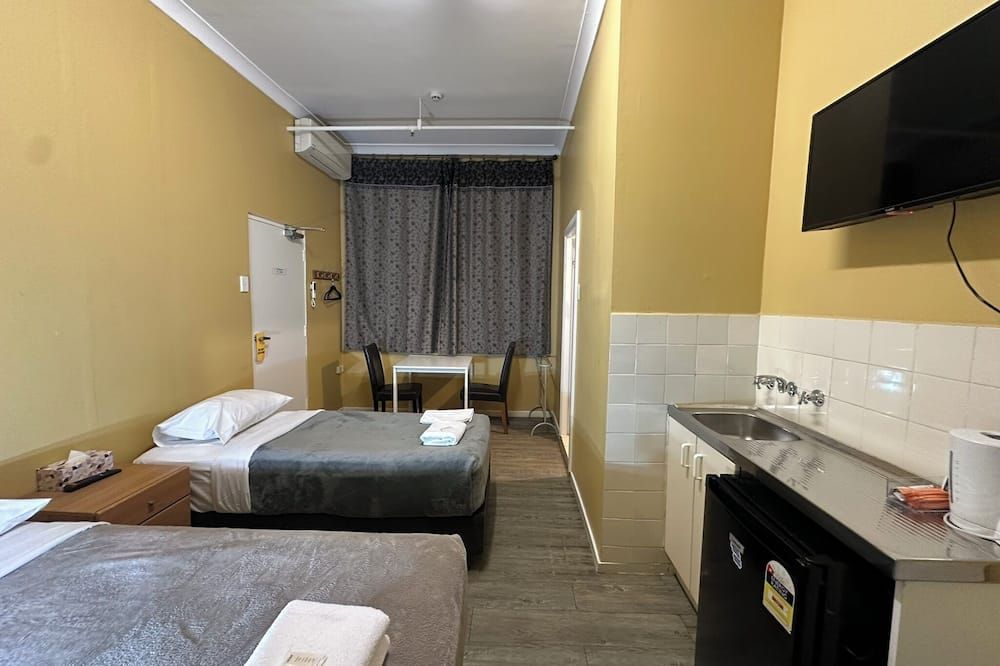 Central Private Hotel