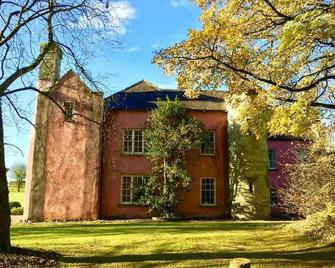Glenbeg House A 1600 Jacobean Castle on a secluded Estate. - Lismore - Building