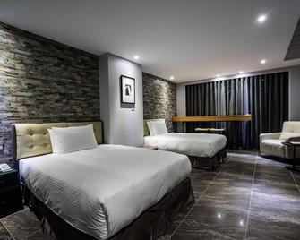 3 Door Hotel - Tainan - Habitación