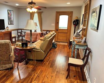 Victorian Style Cottage - Bay Saint Louis - Wohnzimmer