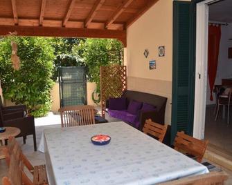 Villa Augusta - Torre Dell'Orso - Patio