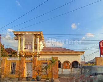 Orange inn RedPartner Madiun - Madiun - Gebouw