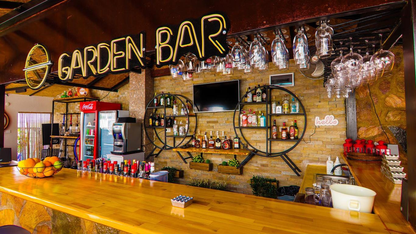 New Garden Hotel Side