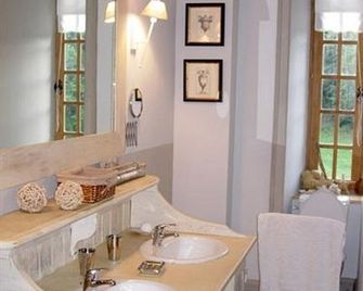 Chateau De Bessonies - Gorses