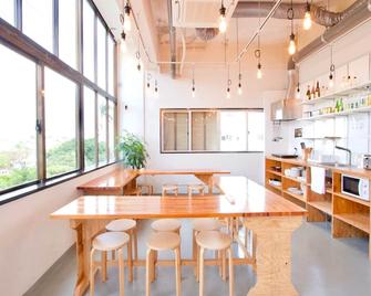 Ishigaki Guesthouse Hive - Ishigaki - Comedor