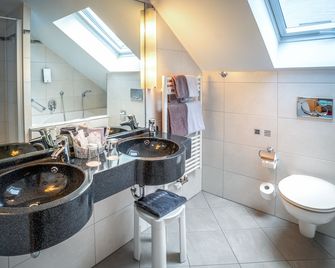 Hotel Passauer Wolf - Passau - Bathroom