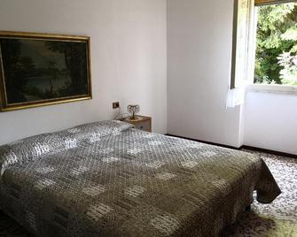 Appartamenti Dicinisio - Sormano - Bedroom