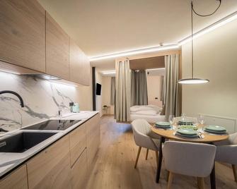 Avia Living Teresa - Brunico - Kitchen