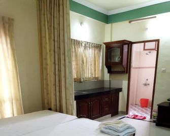 Sree Mookambika Beach Resort - Thiruvananthapuram - Bedroom