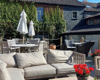 Scarborough Hill Country Inn - North Walsham - Patio