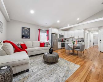 Newly constructed! 1bed 1bath Apartment - Scotch Plains - Living room