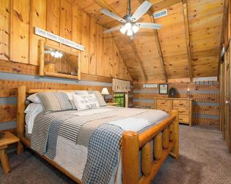 Private Lakeview Rustic Cabin on Barren River Lake -40 min from Beech Bend + WKU - Lucas - Habitación