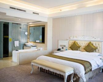 Landison International Hotel - Zhongwei - Bedroom