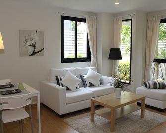Utd Aries Hotel & Residence - Bangkok - Living room