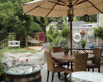 The Captain's Stay - New Bern - Patio