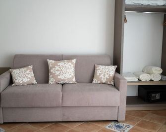 Paradise Sicily Rooms - Calatabiano - Living room