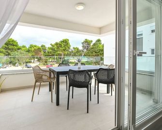 Apartments Break with pool - Novalja - Balcony