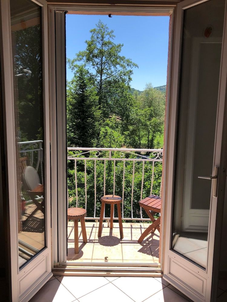 In the heart of the Auvergne, near Blesle, Massiac, Brioude, House sleeps 6 - Blesle - Balcón