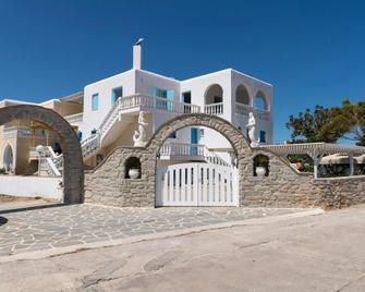 Eleana Studios - Parikia - Building