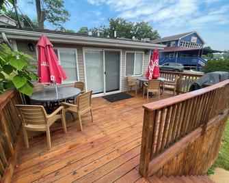 Sunset Cottage on Lake Pistakee - Fox Lake - Balcone