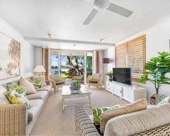 Noosa Quays Waterfront Accomodation - Noosa Heads - Salon