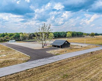Welcome to Sunset Valley RV Park, your home away from home. - Marshfield - Vista del exterior