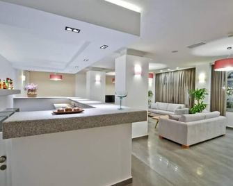 Xenia Hotel - נאקסוס