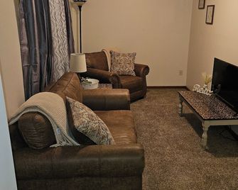 Charming 2-bedroom apartment with AC, WiFi in lovely Phillipsburg - Phillipsburg - Sala de estar