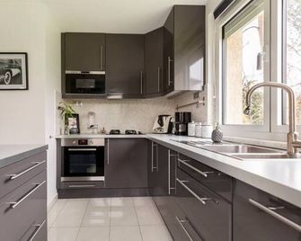 Independent house with garden - Airport CDG and Exposition center of Villepinte - Sevran - Kuchyň