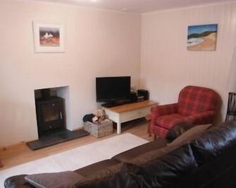 Traditional Cottage In A Beautiful Peaceful Location Close To The Sea - Tarbert - Living room