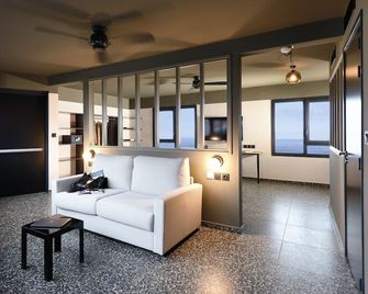 Dina Morgabine Saint Denis - Saint-Denis - Living room