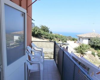 Apartment in the hills overlooking the sea - Roseto degli Abruzzi - Balcony