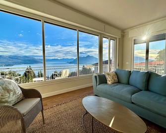 Lovely home with amazing lake views! - Casa Laura - Stresa - Living room