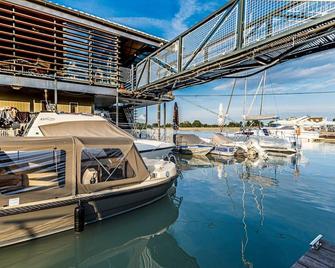 Yachter club Modra Cajka - Bratislava
