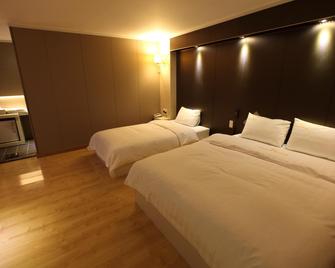 Namwon River Hotel - Namwon - Habitación