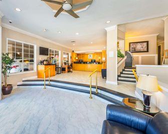 Quality Inn Downtown Inner Harbour - Victoria - Lobby